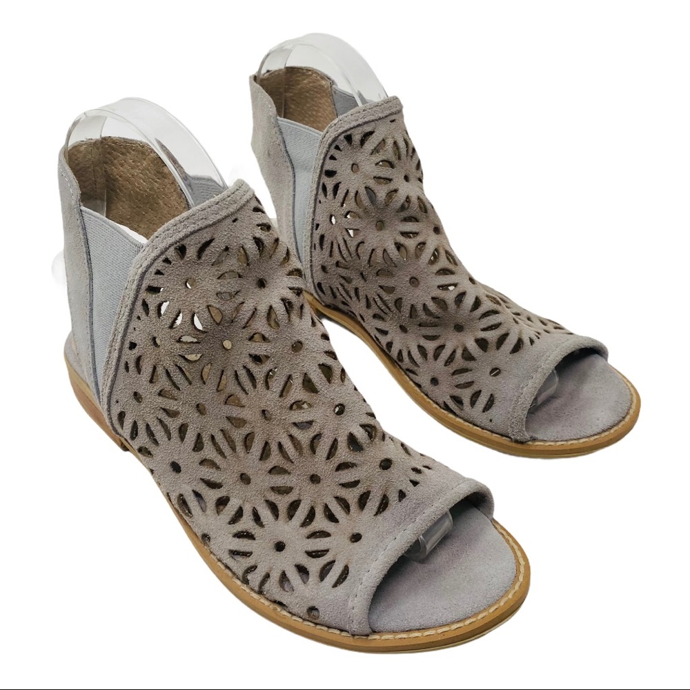 Anthropologie Musse & Cloud Ciara Gladiator Sandals Size 37 US 6 - 6.5 Gray
